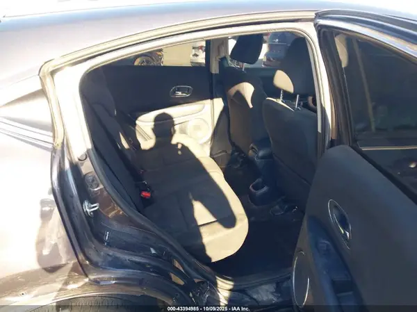 3CZRU5H56JM718962 2018 HONDA HR-V - Image 8