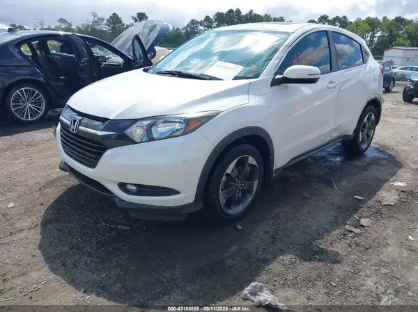 3CZRU5H56JM720467 2018 HONDA HR-V - Image 2