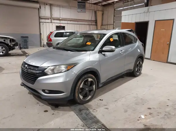 3CZRU5H56JM721702 2018 HONDA HR-V - Image 2