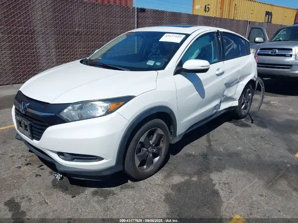 3CZRU5H56JM723093 2018 HONDA HR-V - Image 2