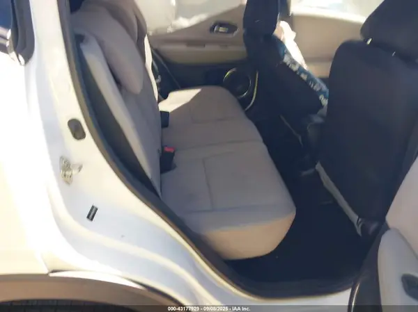 3CZRU5H56JM723093 2018 HONDA HR-V - Image 8