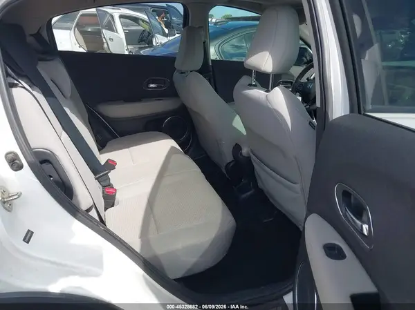 3CZRU5H56KM703671 2019 HONDA HR-V - Image 8