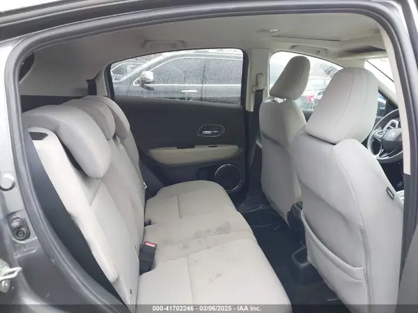 3CZRU5H56KM706540 2019 HONDA HR-V - Image 8