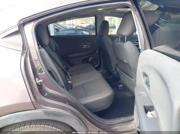 3CZRU5H56KM709406 2019 HONDA HR-V - Image 8