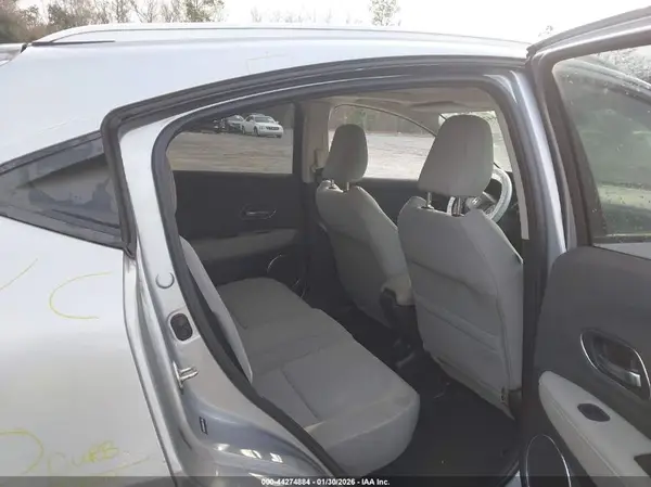 3CZRU5H56KM711754 2019 HONDA HR-V - Image 8