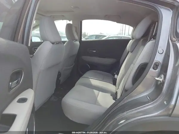 3CZRU5H56KM718977 2019 HONDA HR-V - Image 8