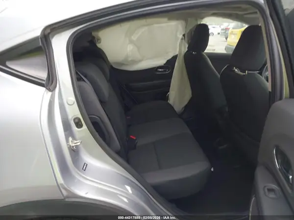 3CZRU5H56KM721765 2019 HONDA HR-V - Image 8