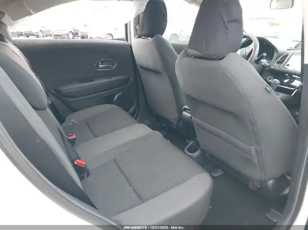 3CZRU5H56KM726013 2019 HONDA HR-V - Image 8