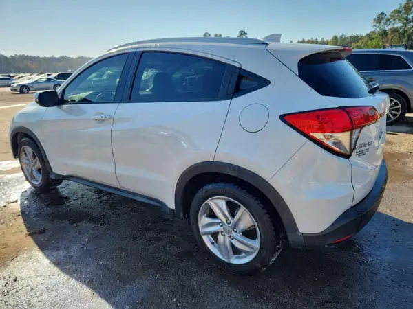 3CZRU5H56KM726027 2019 HONDA HR-V - Image 2