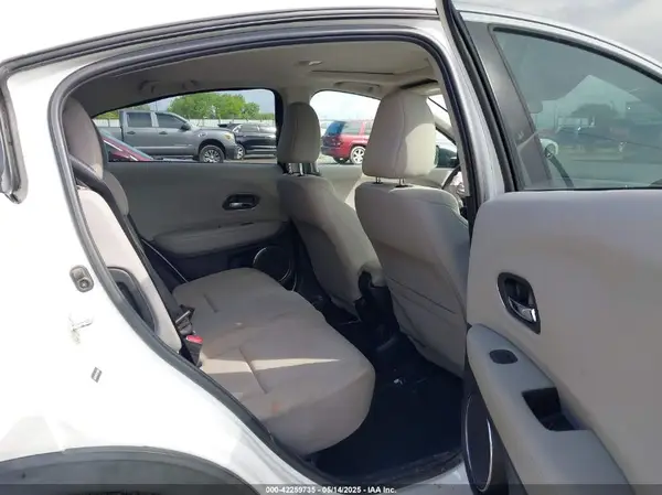 3CZRU5H57GM710698 2016 HONDA HR-V - Image 8