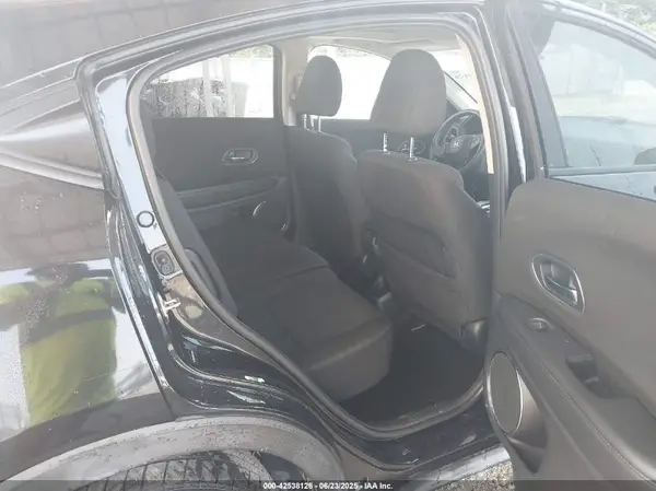 3CZRU5H57GM718672 2016 HONDA HR-V - Image 8
