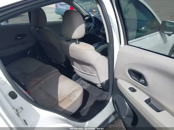 3CZRU5H57GM732104 2016 HONDA HR-V - Image 8