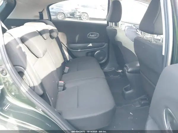 3CZRU5H57GM745418 2016 HONDA HR-V - Image 8