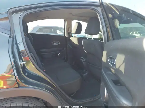 3CZRU5H57HG707557 2017 HONDA HR-V - Image 8