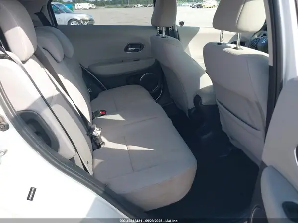 3CZRU5H57HM707785 2017 HONDA HR-V - Image 8