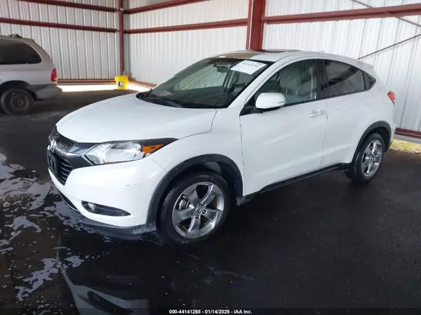 3CZRU5H57HM710895 2017 HONDA HR-V - Image 2