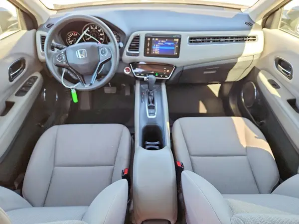 3CZRU5H57HM715322 2017 HONDA HR-V - Image 8