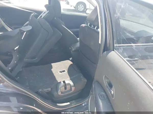 3CZRU5H57HM716325 2017 HONDA HR-V - Image 8