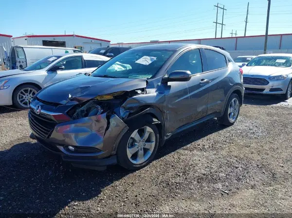 3CZRU5H57HM716647 2017 HONDA HR-V - Image 2