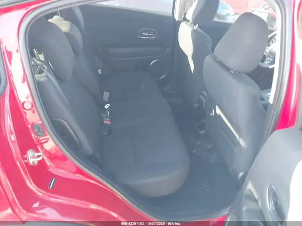 3CZRU5H57HM717572 2017 HONDA HR-V - Image 8