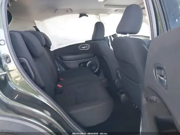 3CZRU5H57HM717927 2017 HONDA HR-V - Image 8
