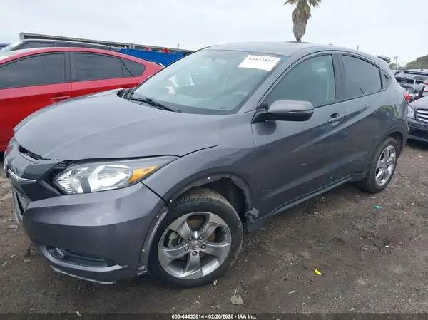 3CZRU5H57HM718463 2017 HONDA HR-V - Image 2