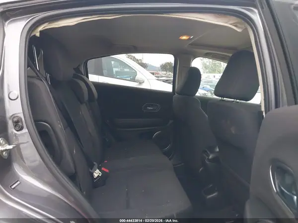 3CZRU5H57HM718463 2017 HONDA HR-V - Image 8