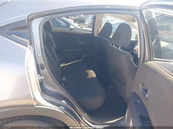 3CZRU5H57HM721816 2017 HONDA HR-V - Image 8
