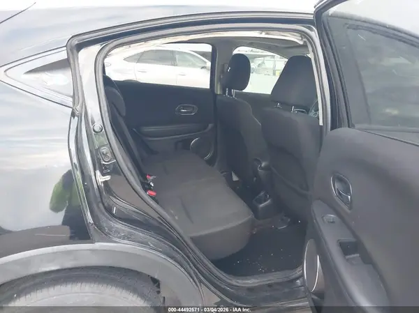 3CZRU5H57HM723310 2017 HONDA HR-V - Image 8