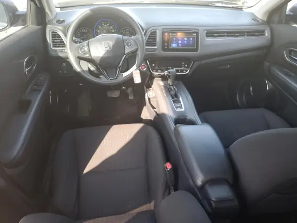 3CZRU5H57HM726563 2017 HONDA HR-V - Image 8