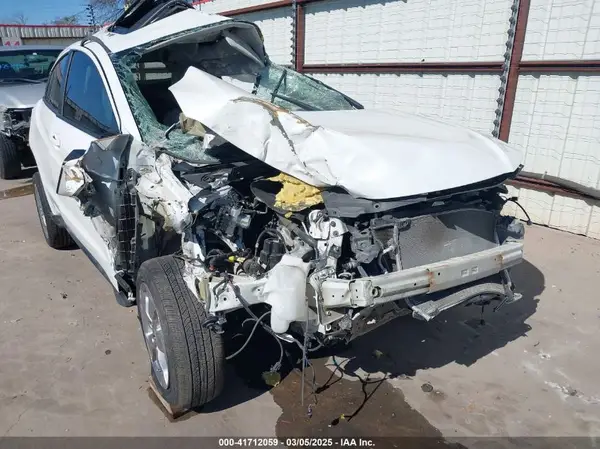 3CZRU5H57HM727051 2017 HONDA HR-V - Image 1