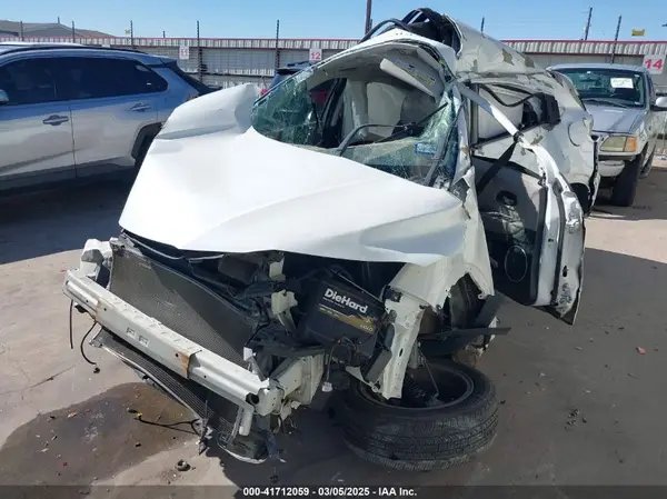 3CZRU5H57HM727051 2017 HONDA HR-V - Image 2