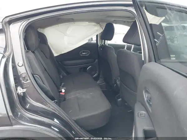 3CZRU5H57JG704356 2018 HONDA HR-V - Image 8