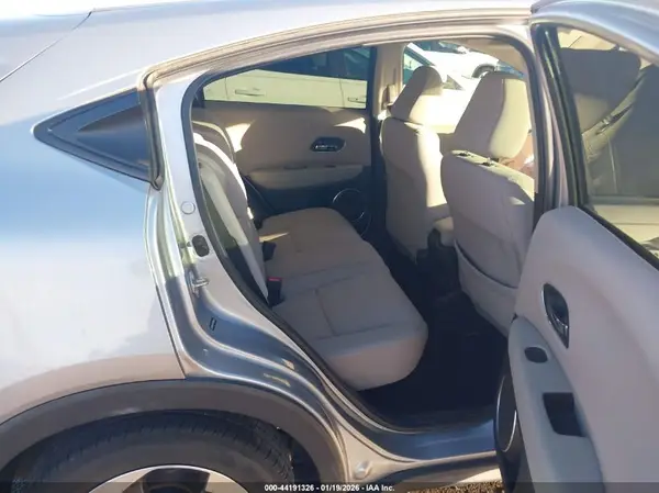 3CZRU5H57JG705202 2018 HONDA HR-V - Image 8