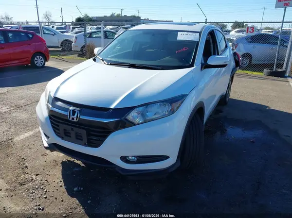 3CZRU5H57JM702172 2018 HONDA HR-V - Image 2