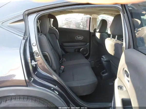 3CZRU5H57JM707081 2018 HONDA HR-V - Image 8