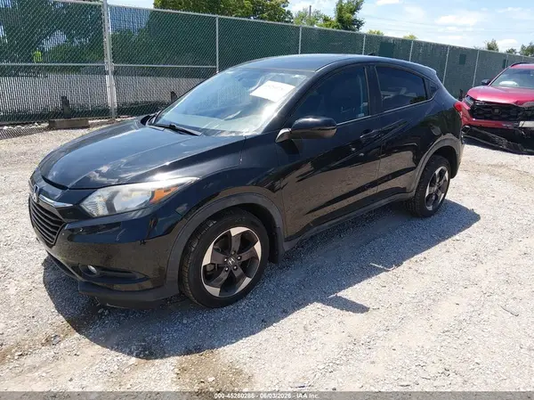 3CZRU5H57JM708926 2018 HONDA HR-V - Image 2