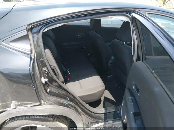 3CZRU5H57JM708926 2018 HONDA HR-V - Image 8