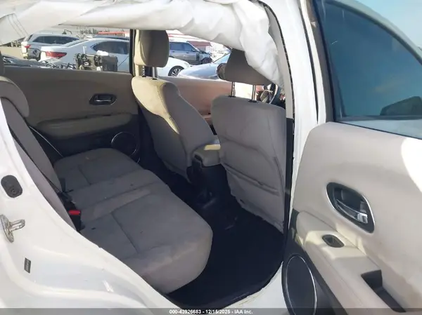 3CZRU5H57JM711079 2018 HONDA HR-V - Image 8