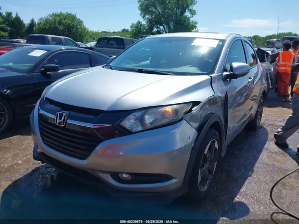 3CZRU5H57JM717058 2018 HONDA HR-V - Image 2