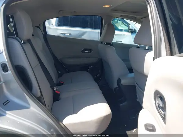 3CZRU5H57JM717058 2018 HONDA HR-V - Image 8