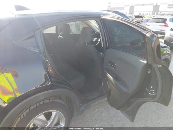 3CZRU5H57KM727929 2019 HONDA HR-V - Image 8