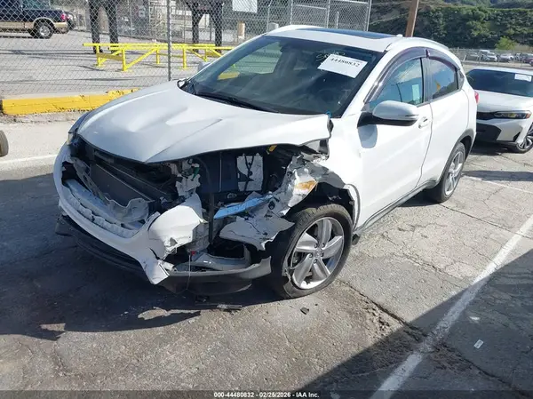 3CZRU5H57KM728482 2019 HONDA HR-V - Image 2