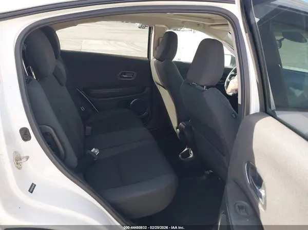 3CZRU5H57KM728482 2019 HONDA HR-V - Image 8