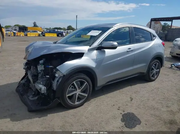 3CZRU5H57NM746064 2022 HONDA HR-V - Image 2