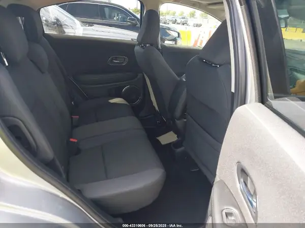 3CZRU5H57NM746064 2022 HONDA HR-V - Image 8