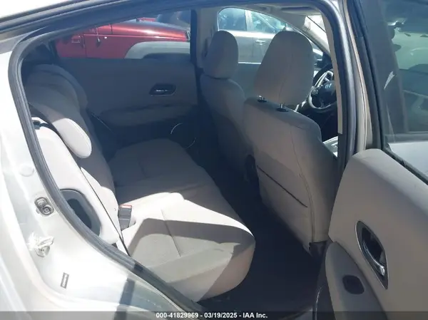 3CZRU5H58GM715991 2016 HONDA HR-V - Image 8
