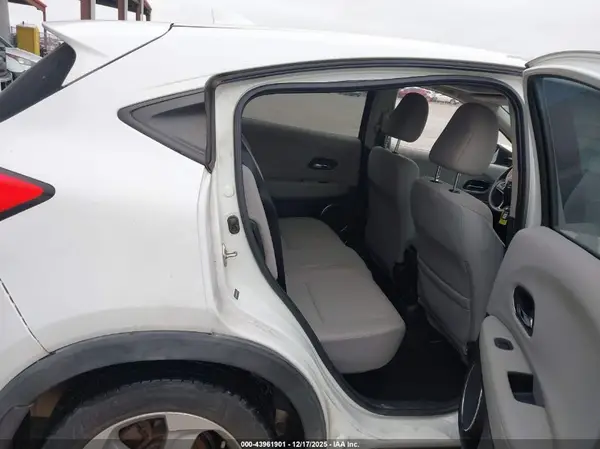 3CZRU5H58GM748330 2016 HONDA HR-V - Image 8