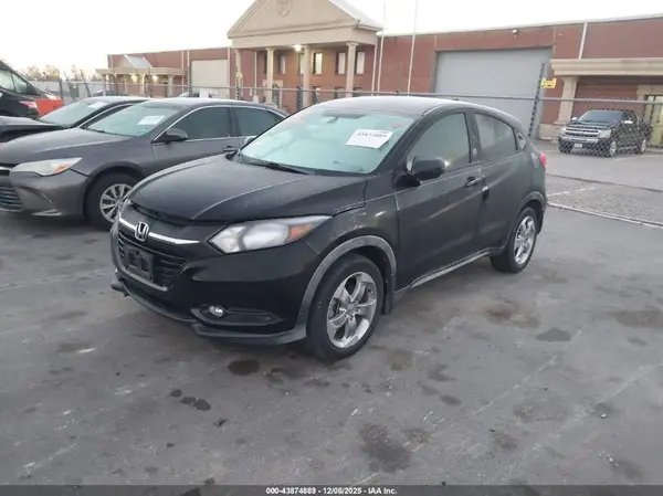 3CZRU5H58GM753219 2016 HONDA HR-V - Image 2