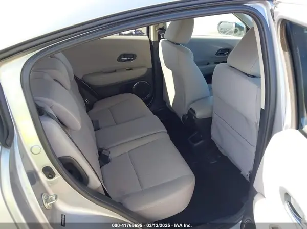 3CZRU5H58HG705588 2017 HONDA HR-V - Image 8